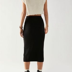 Free people Skyline midi skirt size small in black gently worn.
